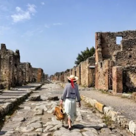 Olympus Pompei Ruins-2
